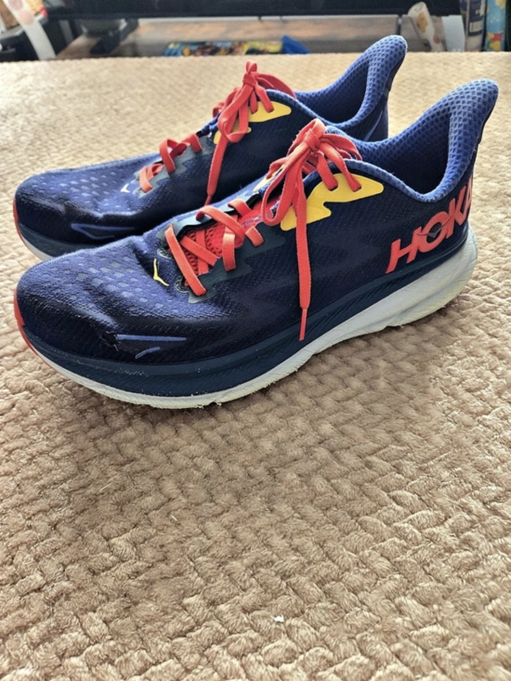 HOKA Clifton 7 Athletic Shoes US 11 D Fair